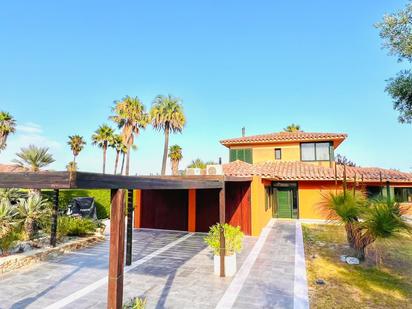 Vista exterior de Casa o xalet en venda en Navata amb Aire condicionat, Calefacció i Jardí privat