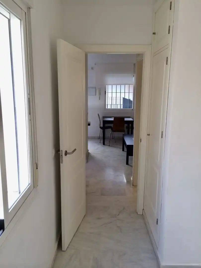 Wohnung zum Verkauf in Sanlúcar la Mayor mit Klimaanlage, Heizung und Abstellraum