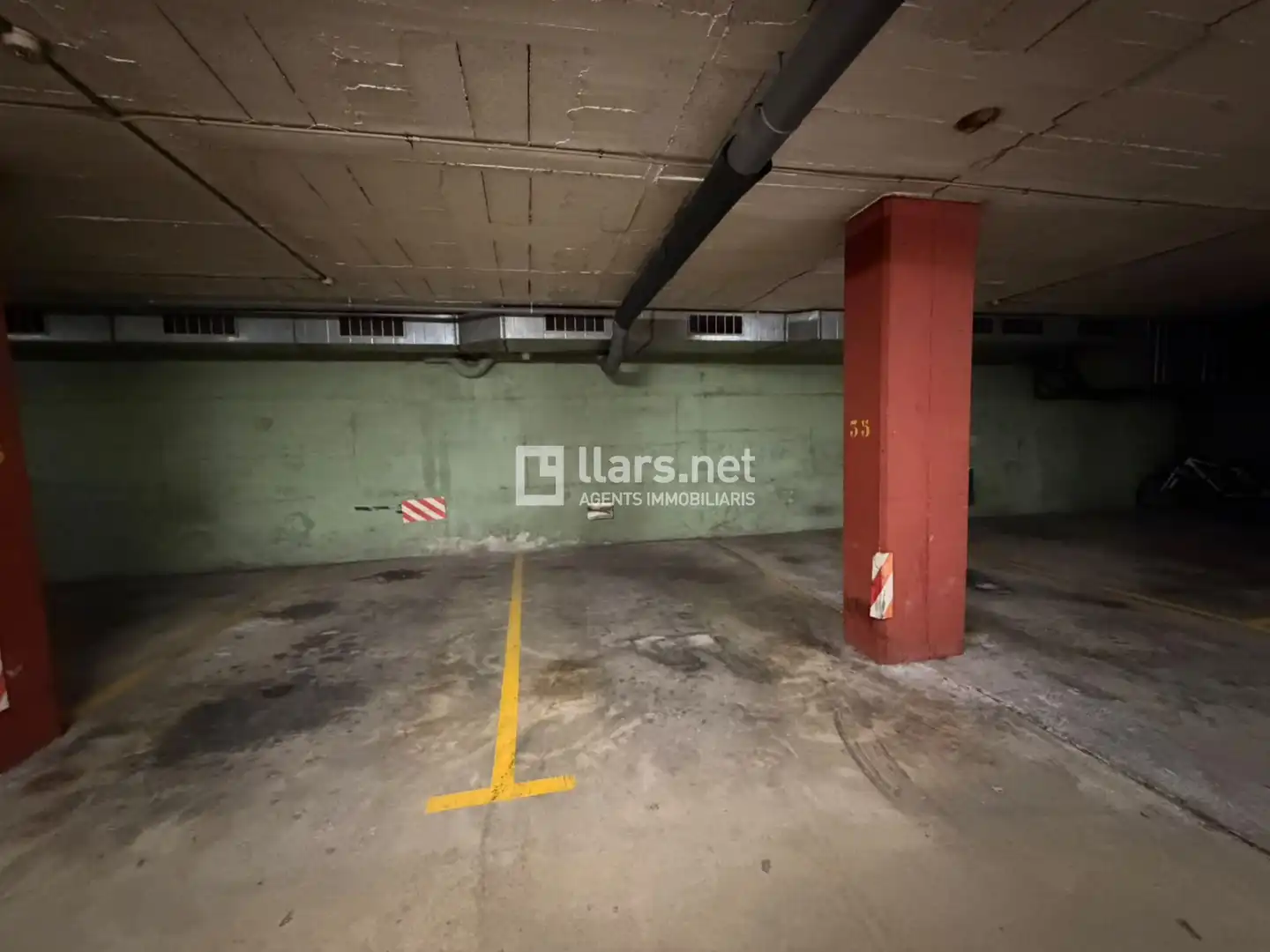 Parkplatz von Garage zur Miete in Centre Vila 