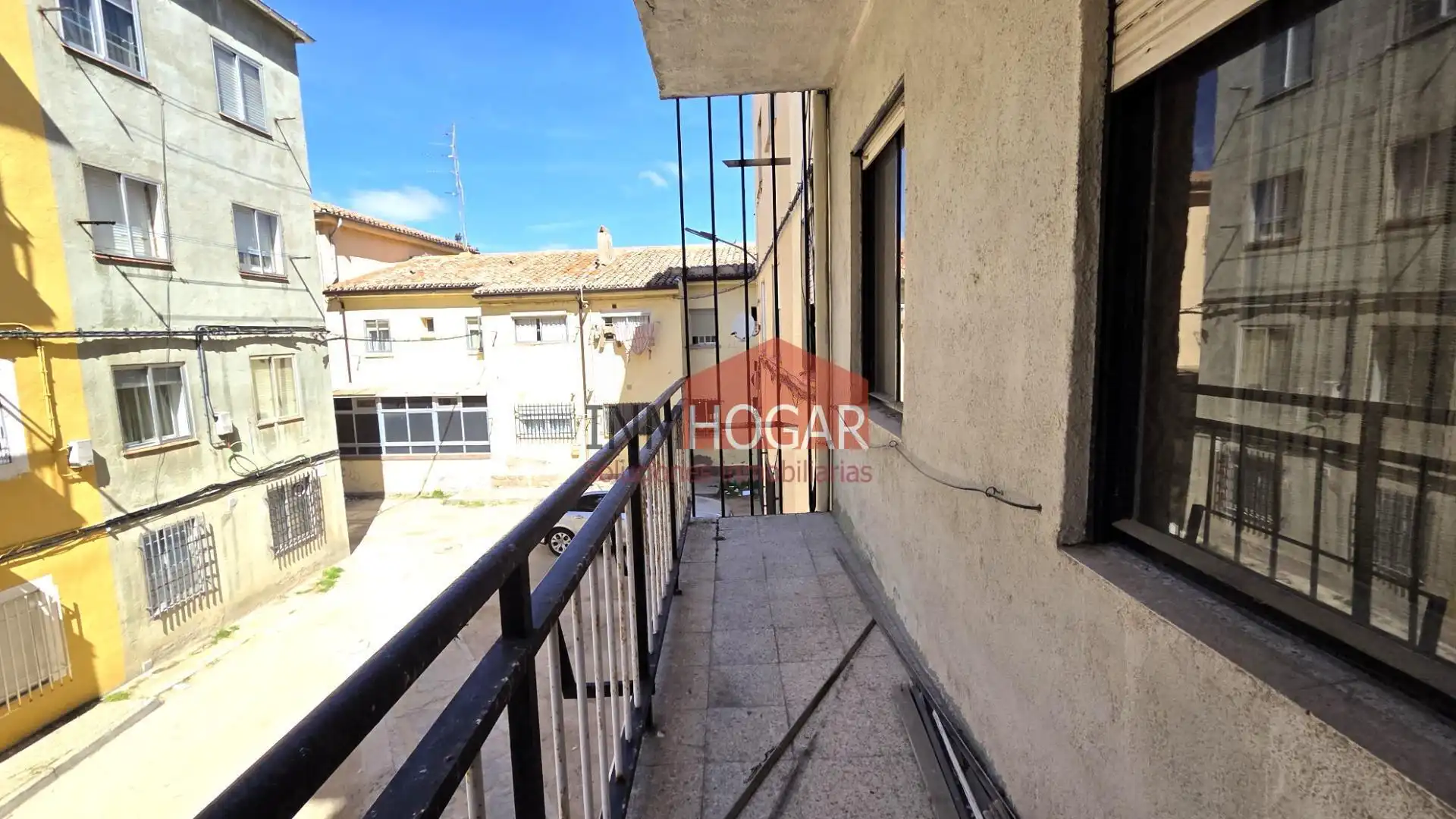Vista exterior de Piso en venta en Ávila con Calefacción, Amueblado y Balcón