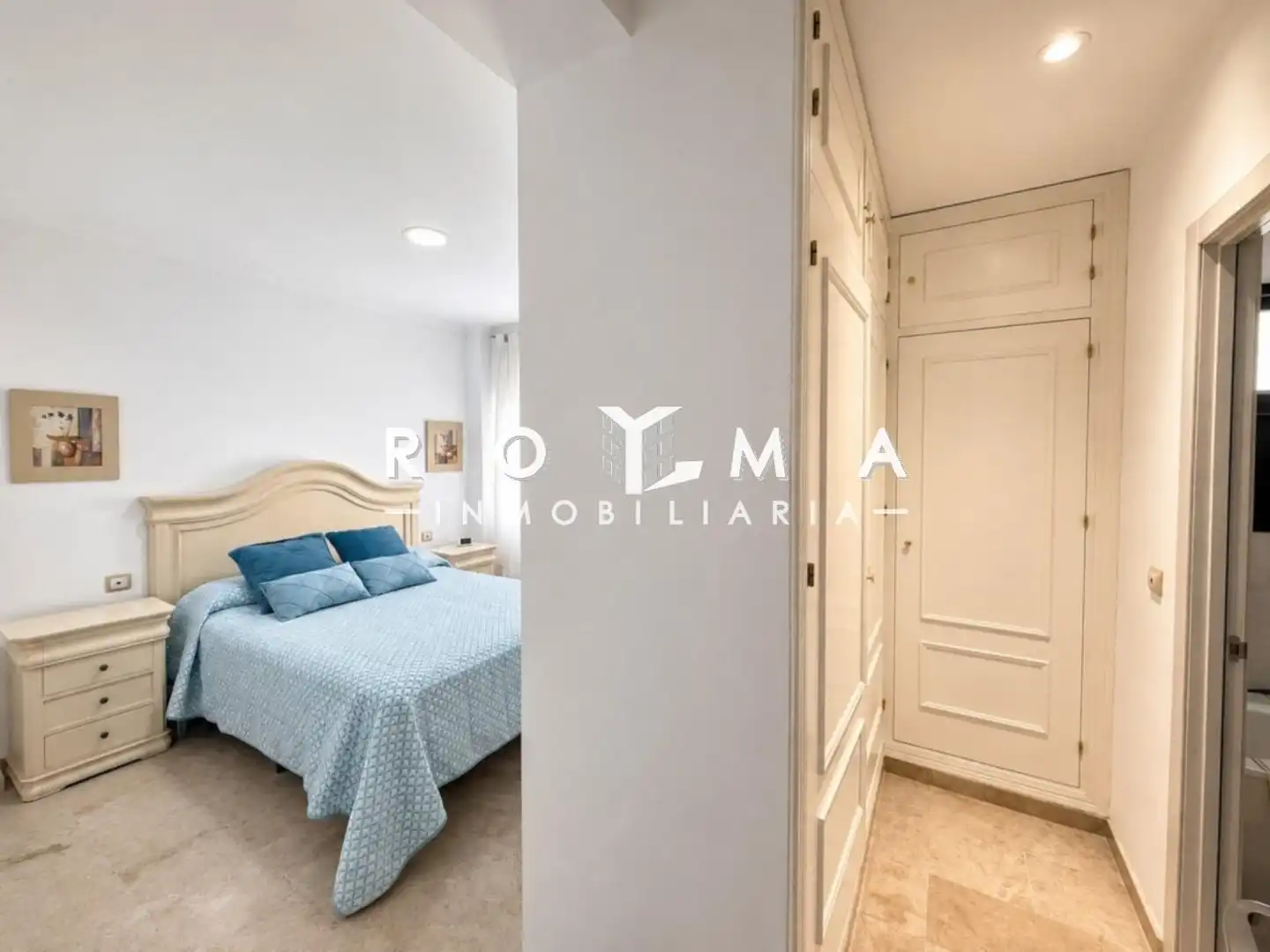 Habitación de Casa adosada en venta en Montequinto con Aire acondicionado, Jardín privado y Trastero
