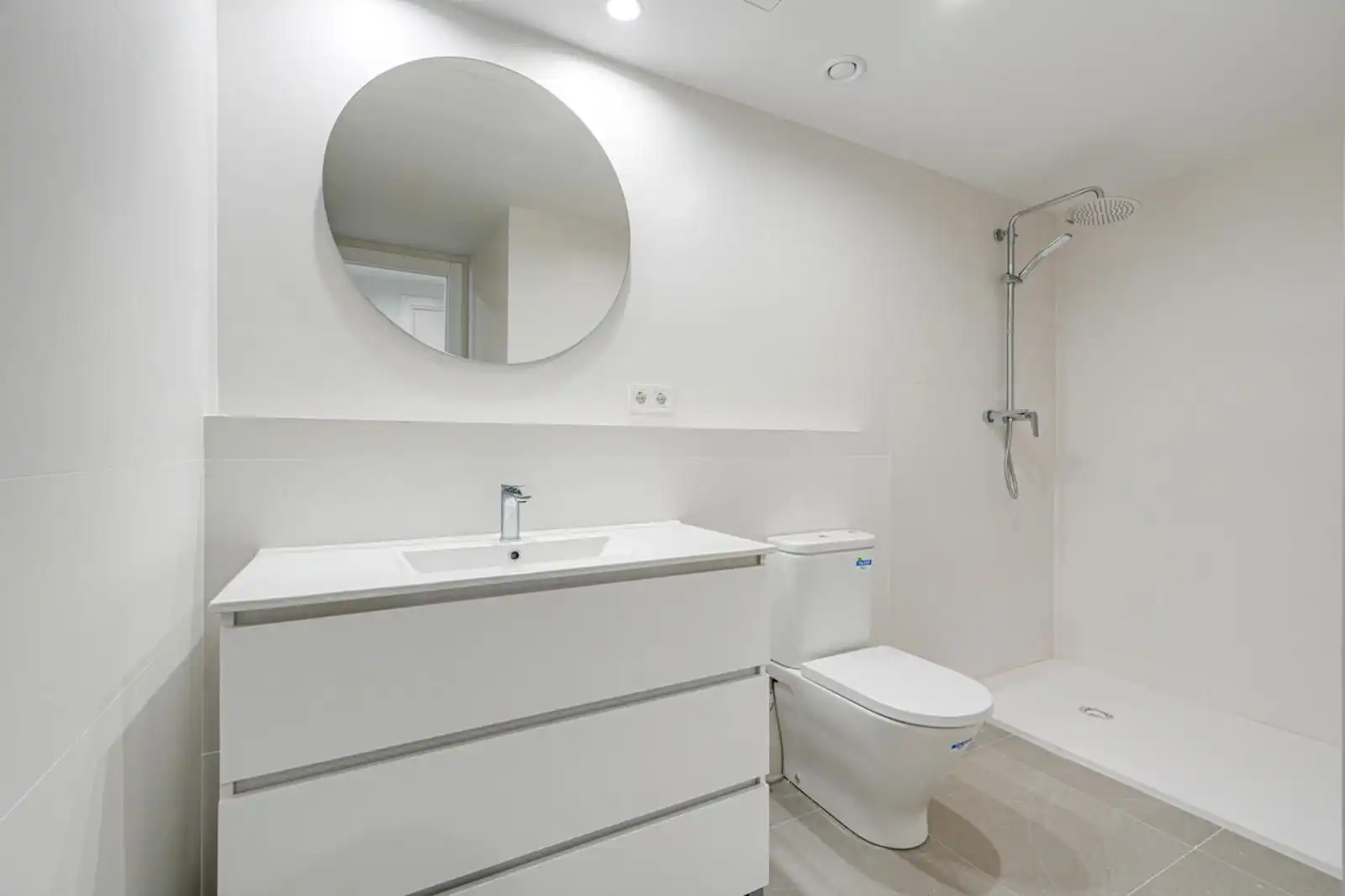 Baño de Piso en venta en L'Hospitalet de Llobregat con Terraza