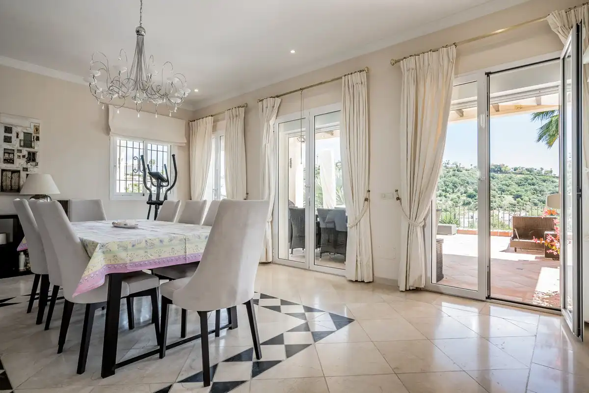 Menjador de Casa o xalet en venda en Málaga amb Aire condicionat, Terrassa i Moblat