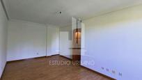 Living room of Flat for sale in Salamanca Capital  with Balcony