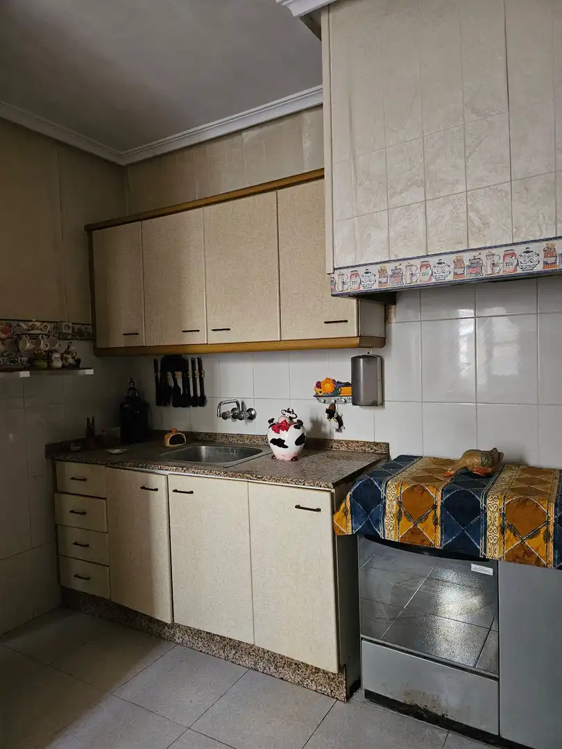 Cocina de Casa adosada en venta en Monóvar  / Monòver con Aire acondicionado, Calefacción y Jardín privado