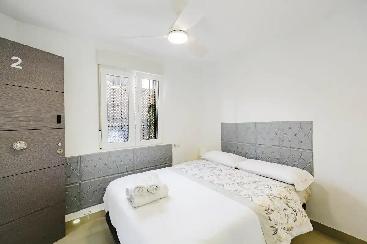 Dormitori de Casa o xalet en venda en Málaga amb Aire condicionat, Calefacció i Jardí privat