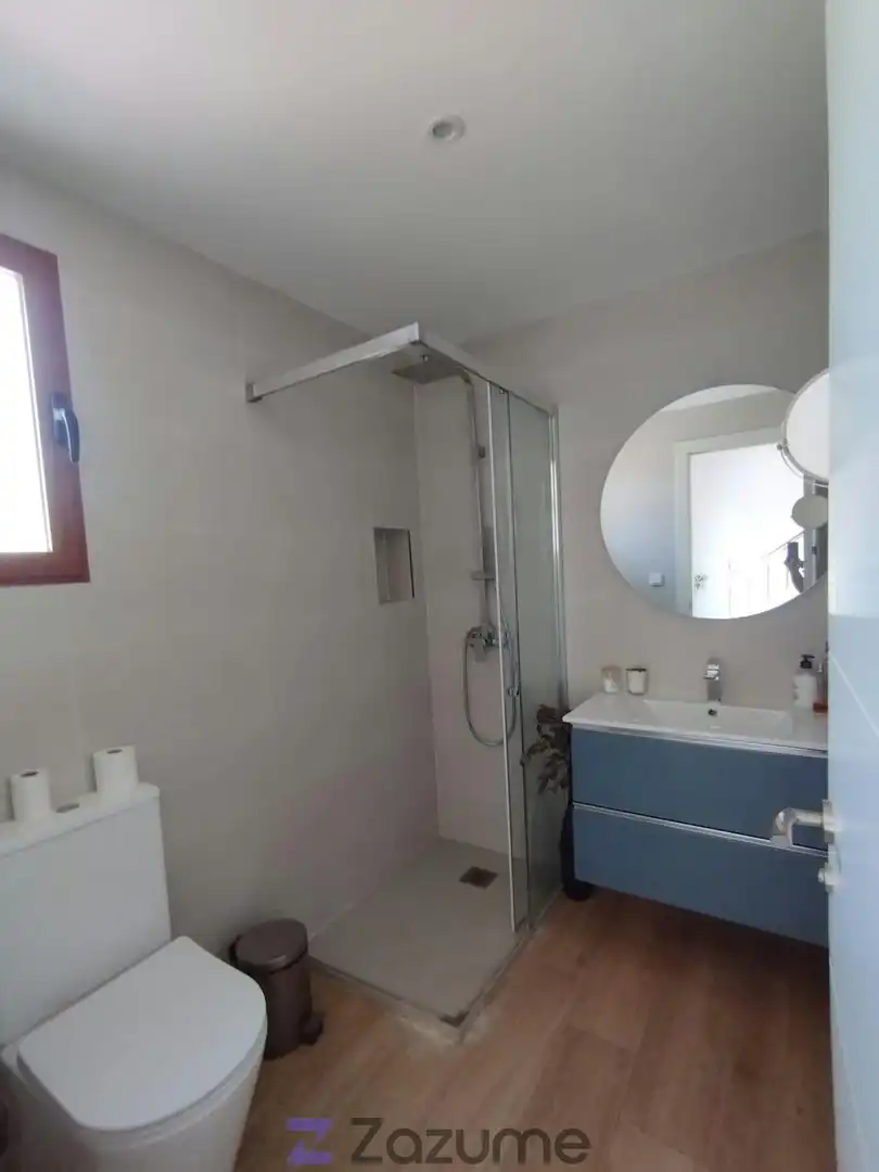 Bany de Casa o xalet de lloguer en Jaén amb Aire condicionat, Terrassa i Moblat
