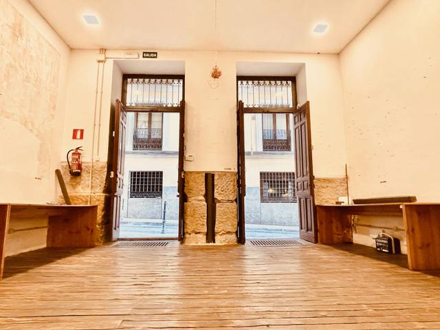 Local comercial en Alquiler en Calle de Angosta de los Mancebos, 4 en Palacio
