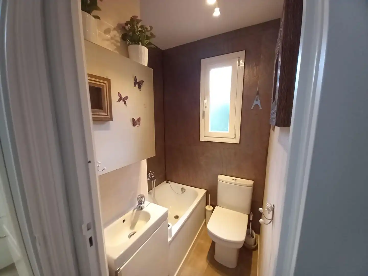 Badezimmer von Wohnung zur Miete in Madrid mit Klimaanlage, Heizung und Möbliert