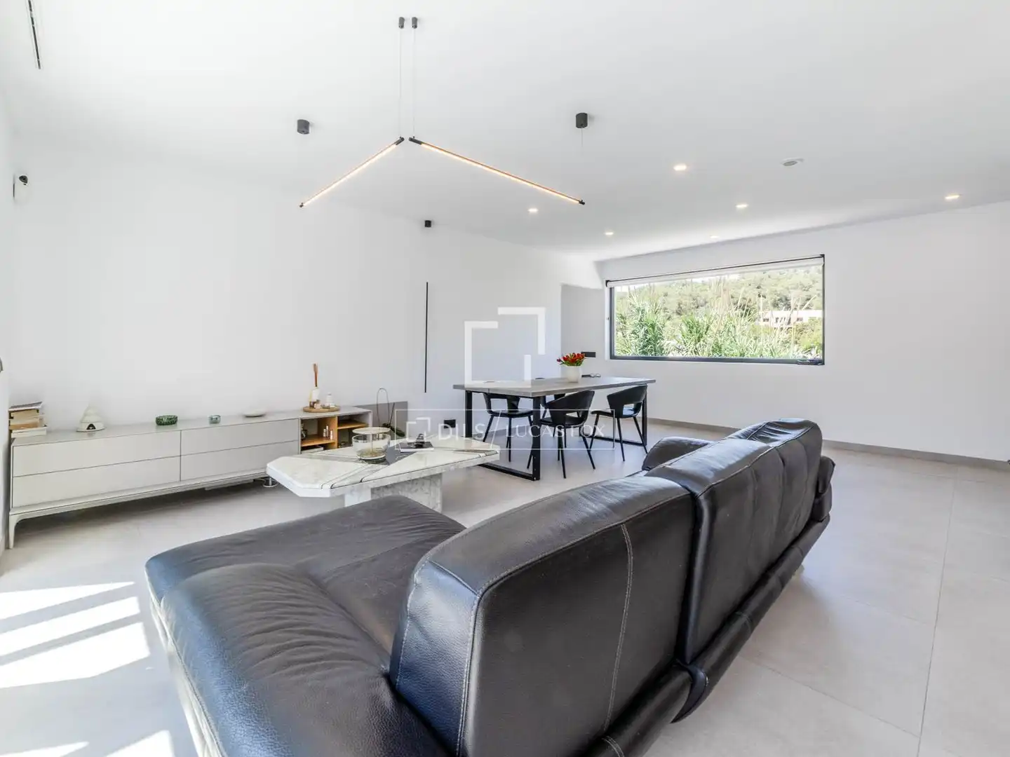 Sala d'estar de Casa o xalet en venda en Sant Pere de Ribes amb Aire condicionat, Calefacció i Jardí privat