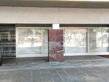 Business premises for sale in Carrer Pl. Jacint Verdaguer 1