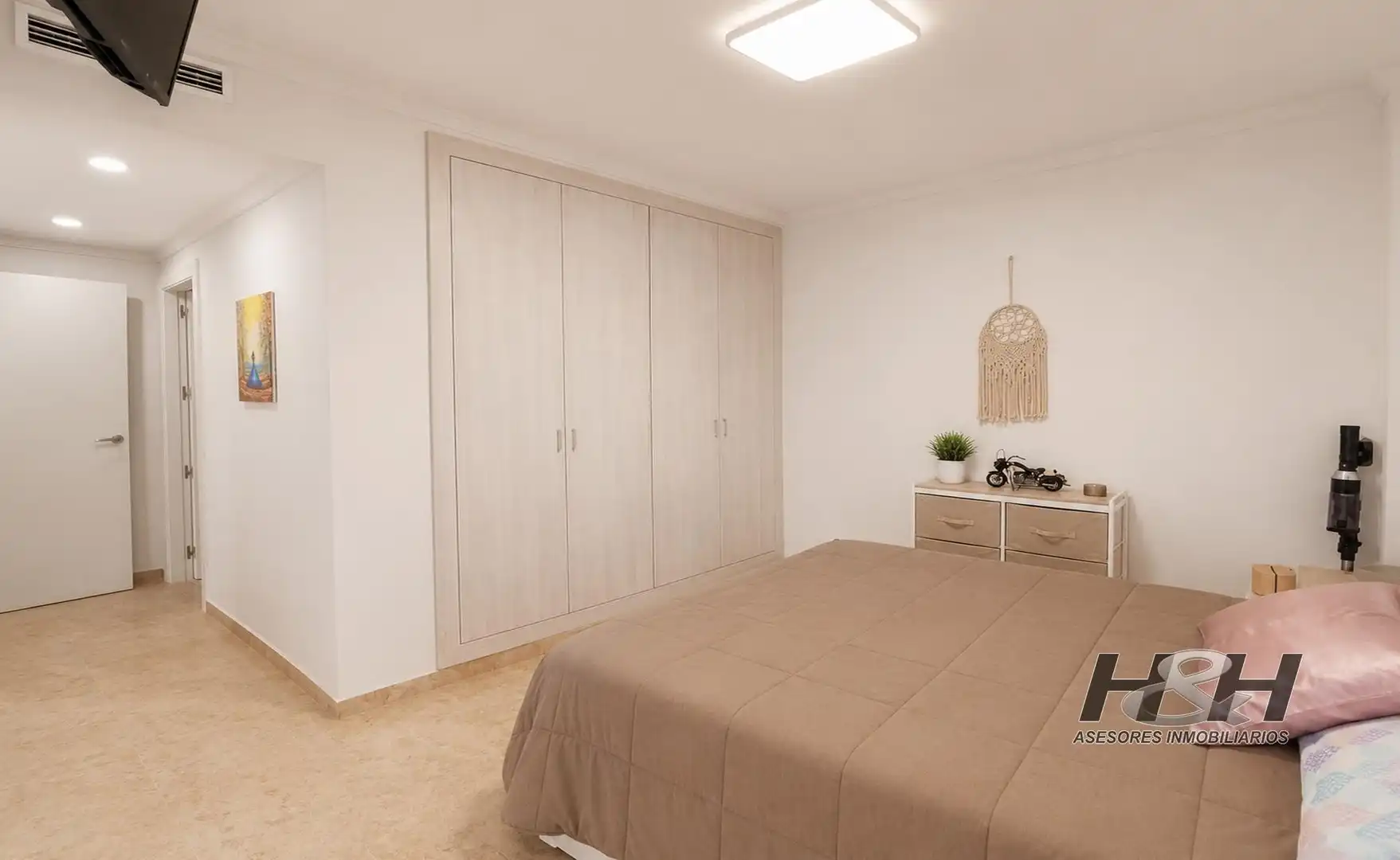 Habitación de Piso en venta en Burjassot con Aire acondicionado, Calefacción y Balcón