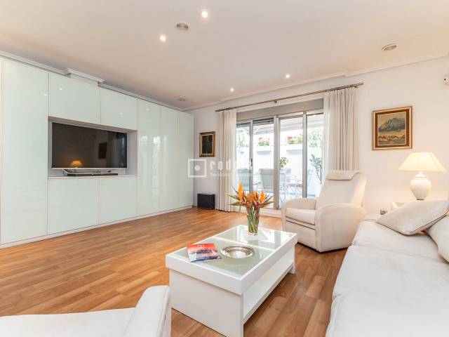 Piso en Venta en JACINT LABAILA en Barrio de Patraix