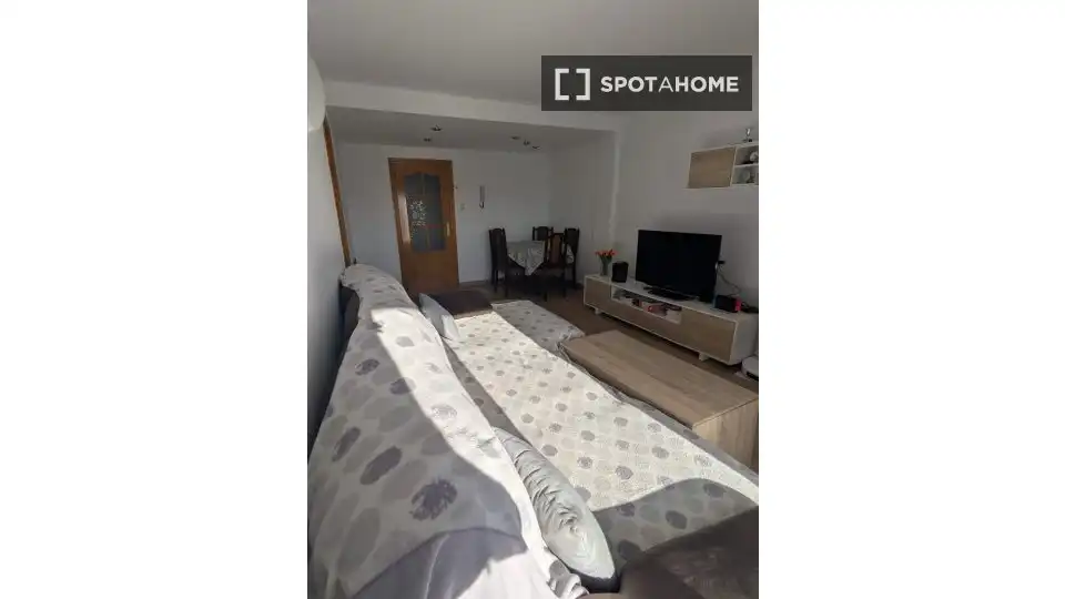 Bedroom of Flat for share in Terrassa  with Air Conditioner, Heating and Furnished