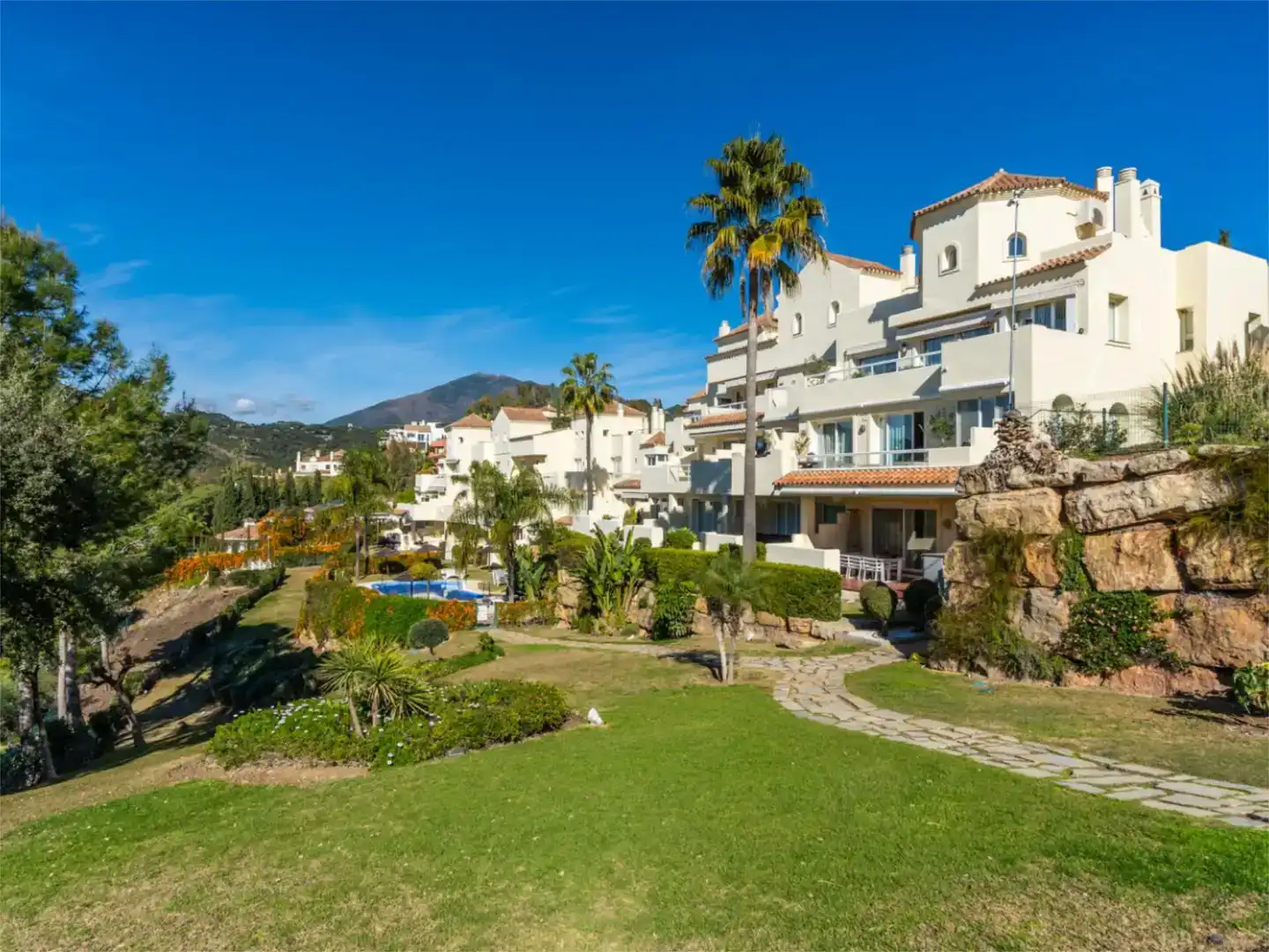 Exterior view of Flat for sale in Benahavís  with Air Conditioner, Terrace and Swimming Pool