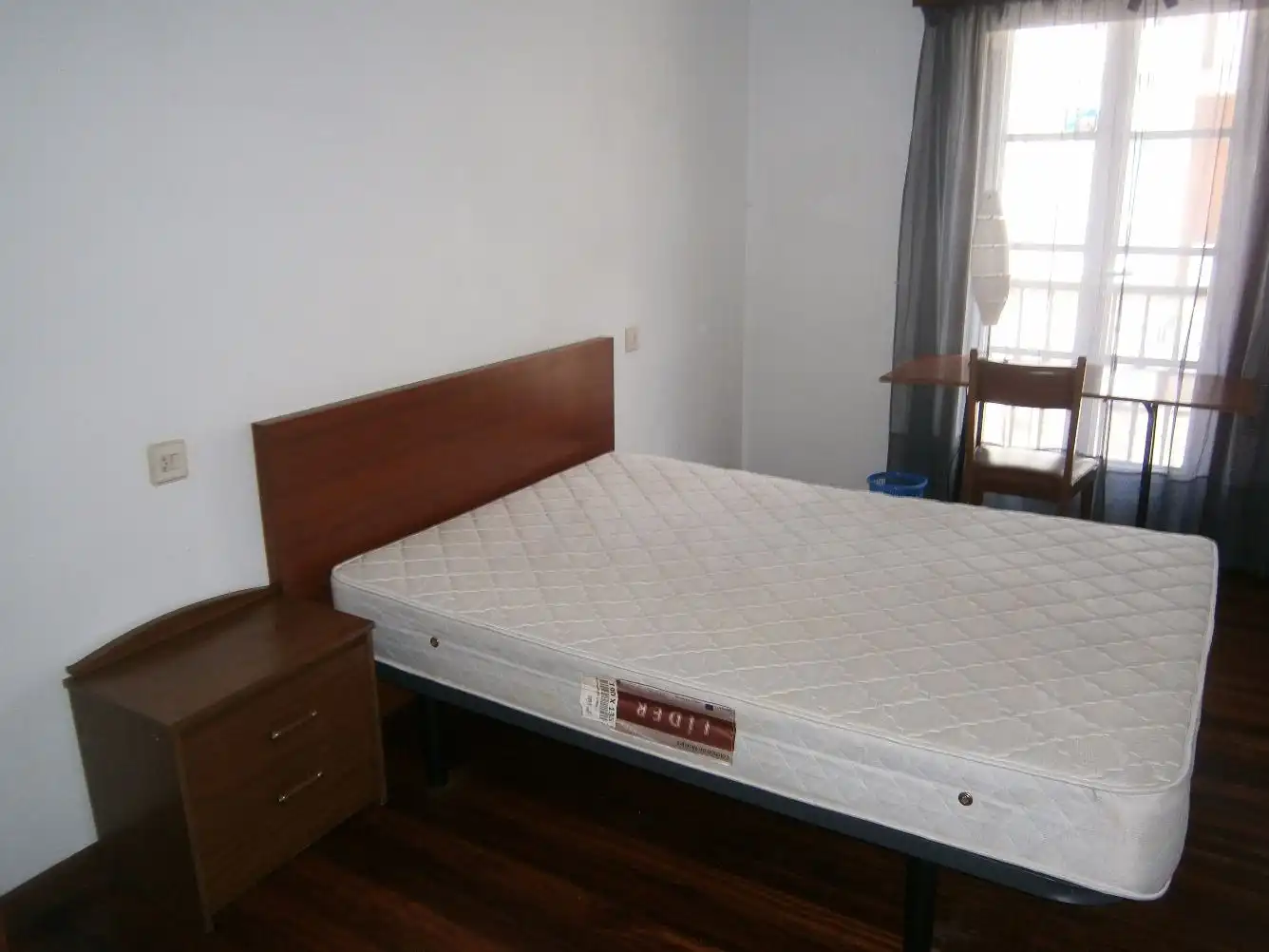 Habitación de Apartamento de alquiler en Santiago de Compostela  con Calefacción y Amueblado