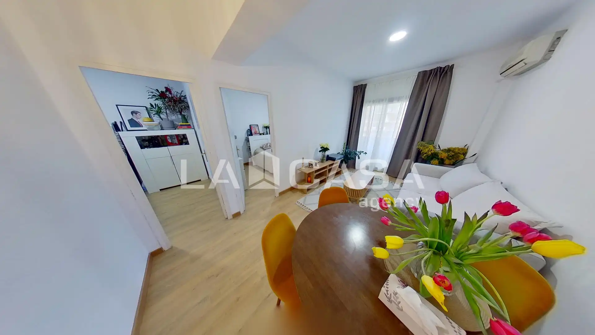 Sala d'estar de Pis en venda en Barcelona amb Balcó