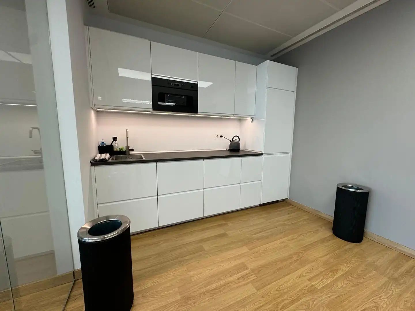 Cocina de Oficina de alquiler en Marbella con Aire acondicionado y Amueblado