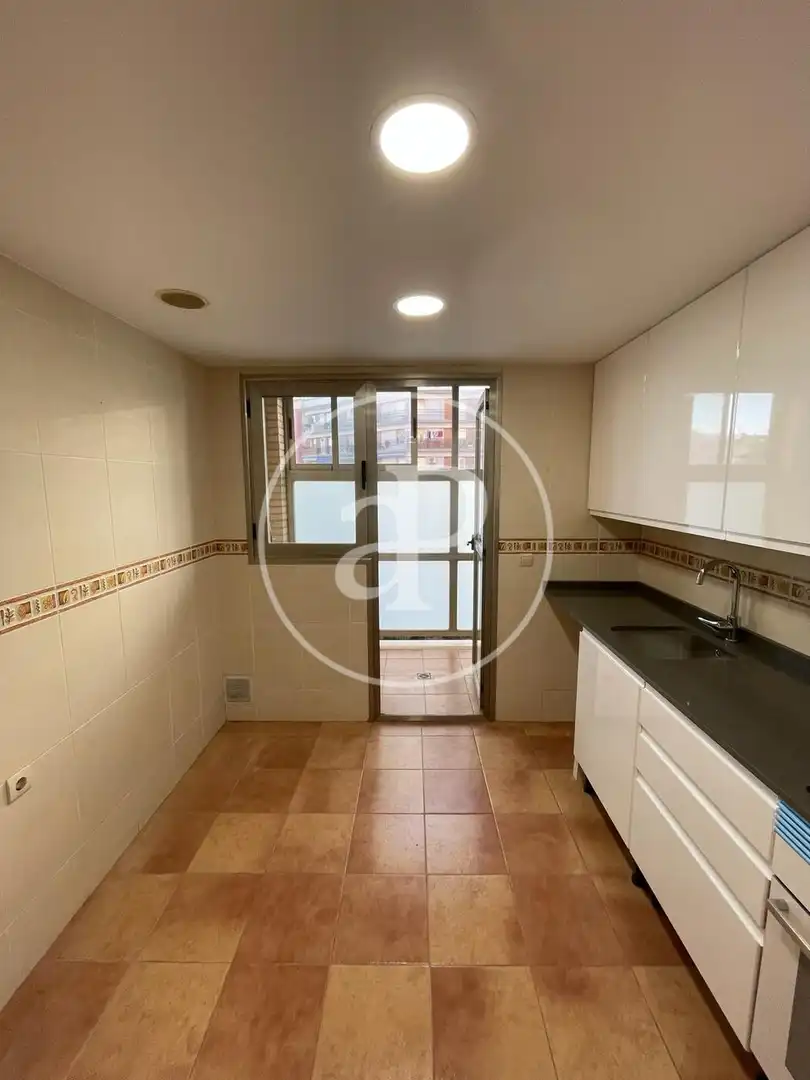 Cuina de Pis de lloguer en Valencia amb Aire condicionat, Calefacció i Terrassa