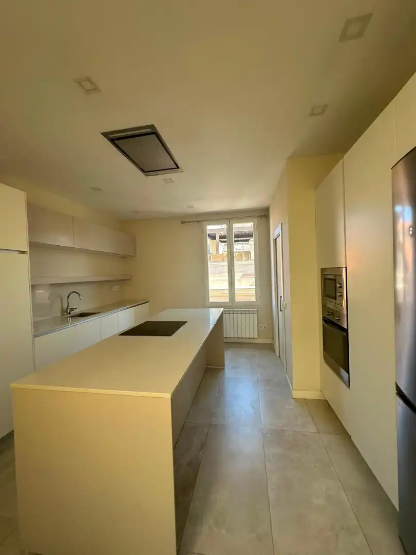 Kitchen of Attic for rent in Madrid  with Air Conditioner, Heating and Parquet flooring