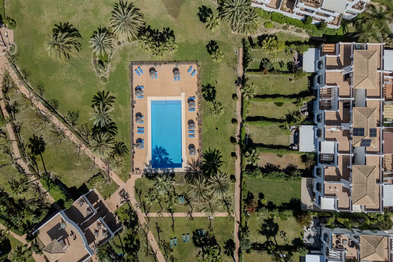 Piscina de Casa o xalet en venda en Estepona