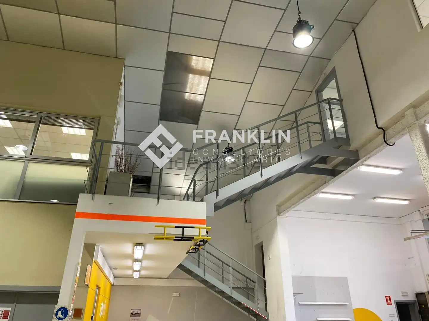 Nave industrial en venta en Cornellà de Llobregat