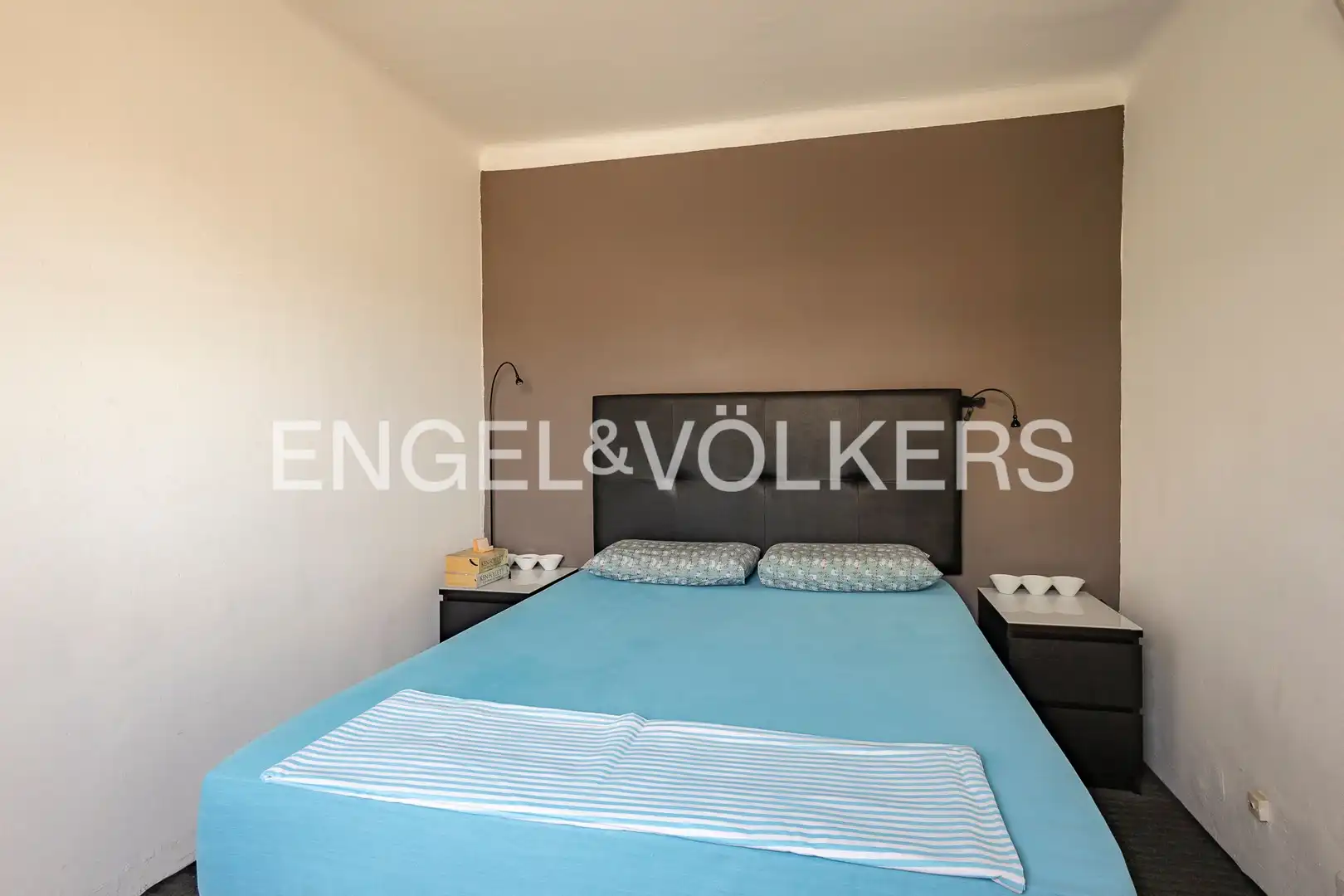 Bedroom of Attic for sale in L'Hospitalet de Llobregat  with Air Conditioner, Heating and Parquet flooring