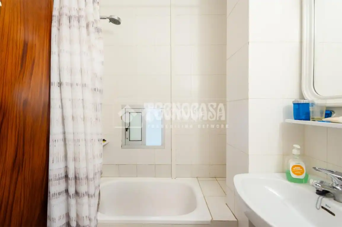 Badezimmer von Wohnung zum Verkauf in Comares