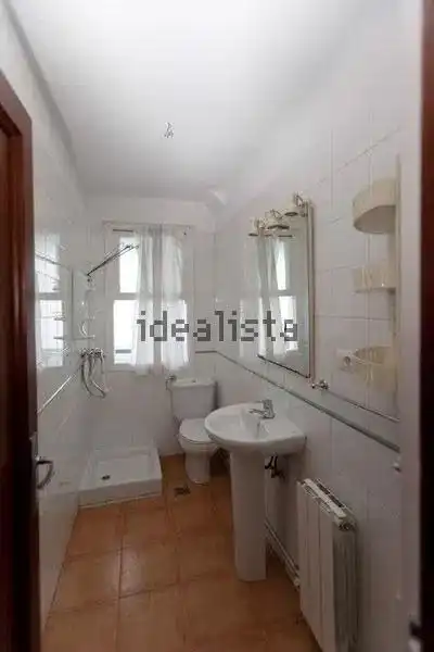 Badezimmer von Wohnungen zum Verkauf in Vigo  mit Abstellraum