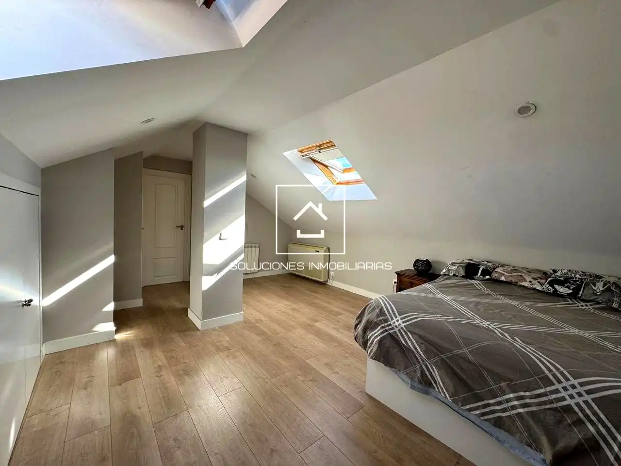 Habitación de Casa o chalet en venta en Rivas-Vaciamadrid con Aire acondicionado, Jardín privado y Terraza