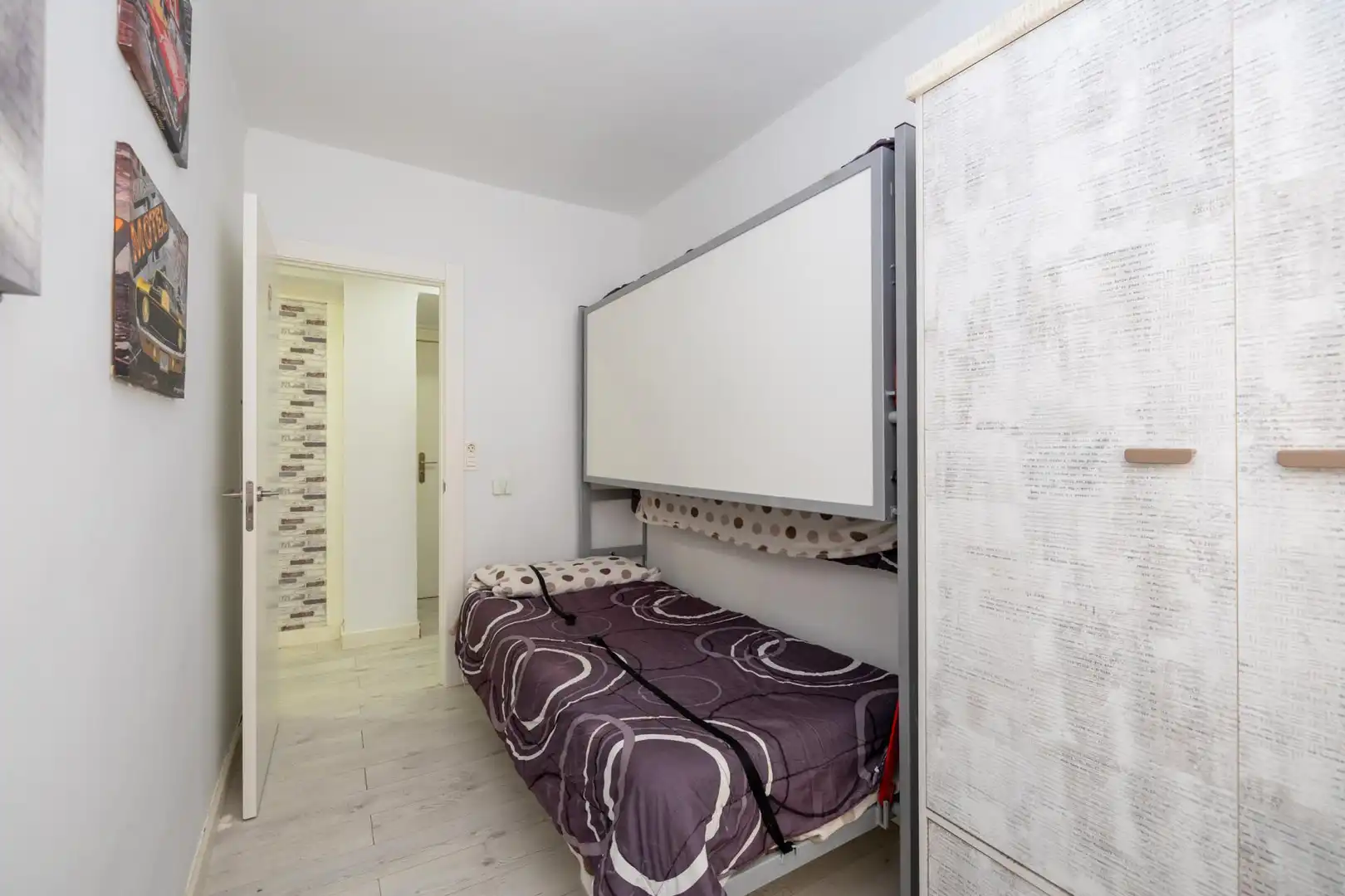 Bedroom of Flat for sale in Granada  with Parquet flooring, Terrace and Washing machine