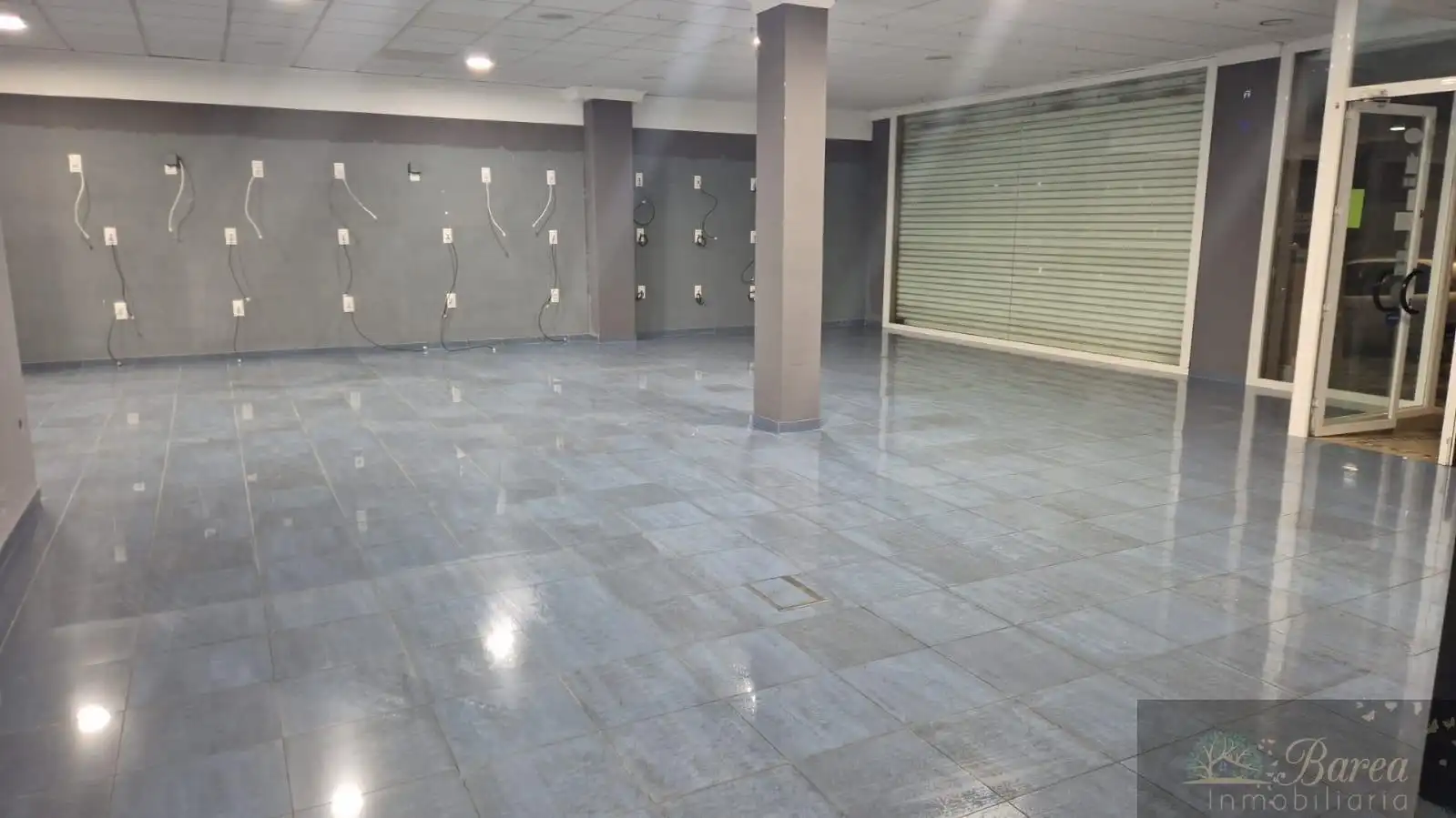 Local comercial en alquiler en Avd. Blas Infante 52, imagen 2