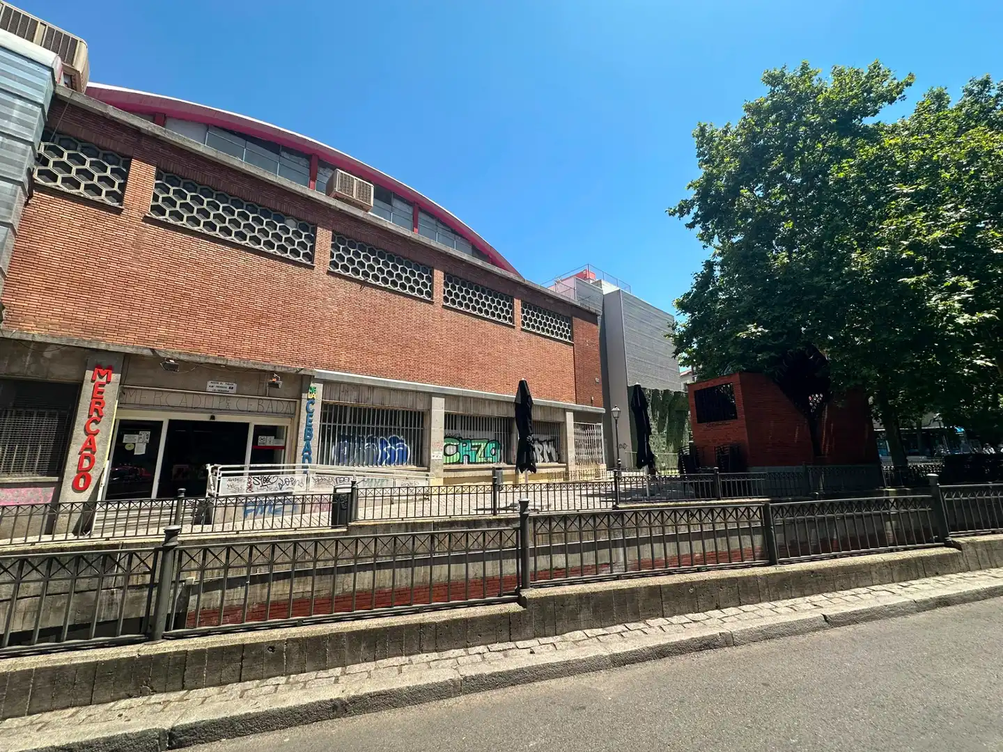 Außenansicht von Wohnung zum Verkauf in Madrid mit Klimaanlage, Möbliert und Ofen