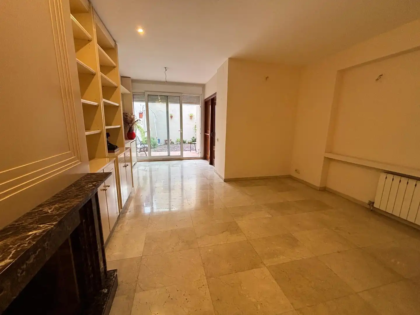 Living room of Houses for sale in L'Hospitalet de Llobregat  with Air Conditioner, Heating and Private garden