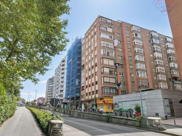 Pis amb ascensor en venda a Calle SAN FERNANDO