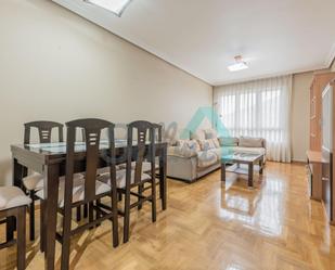 Sala d'estar de Pis en venda en Llanera amb Terrassa