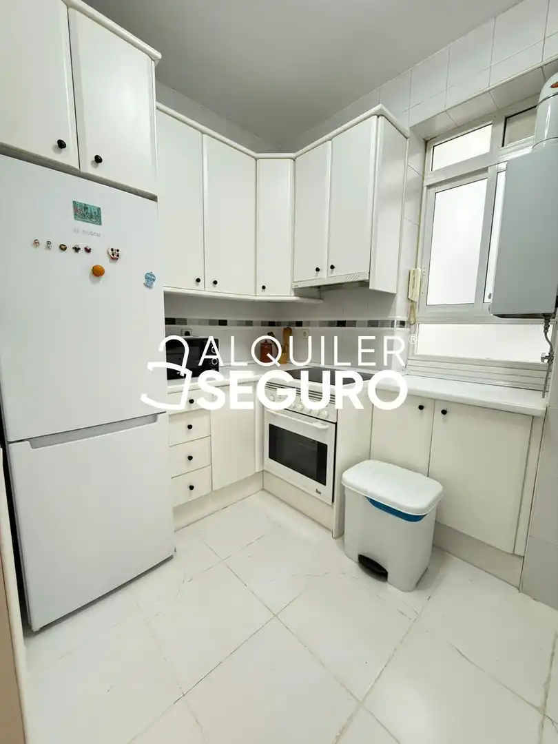 Cocina de Piso de alquiler en Madrid con Aire acondicionado, Calefacción y Amueblado