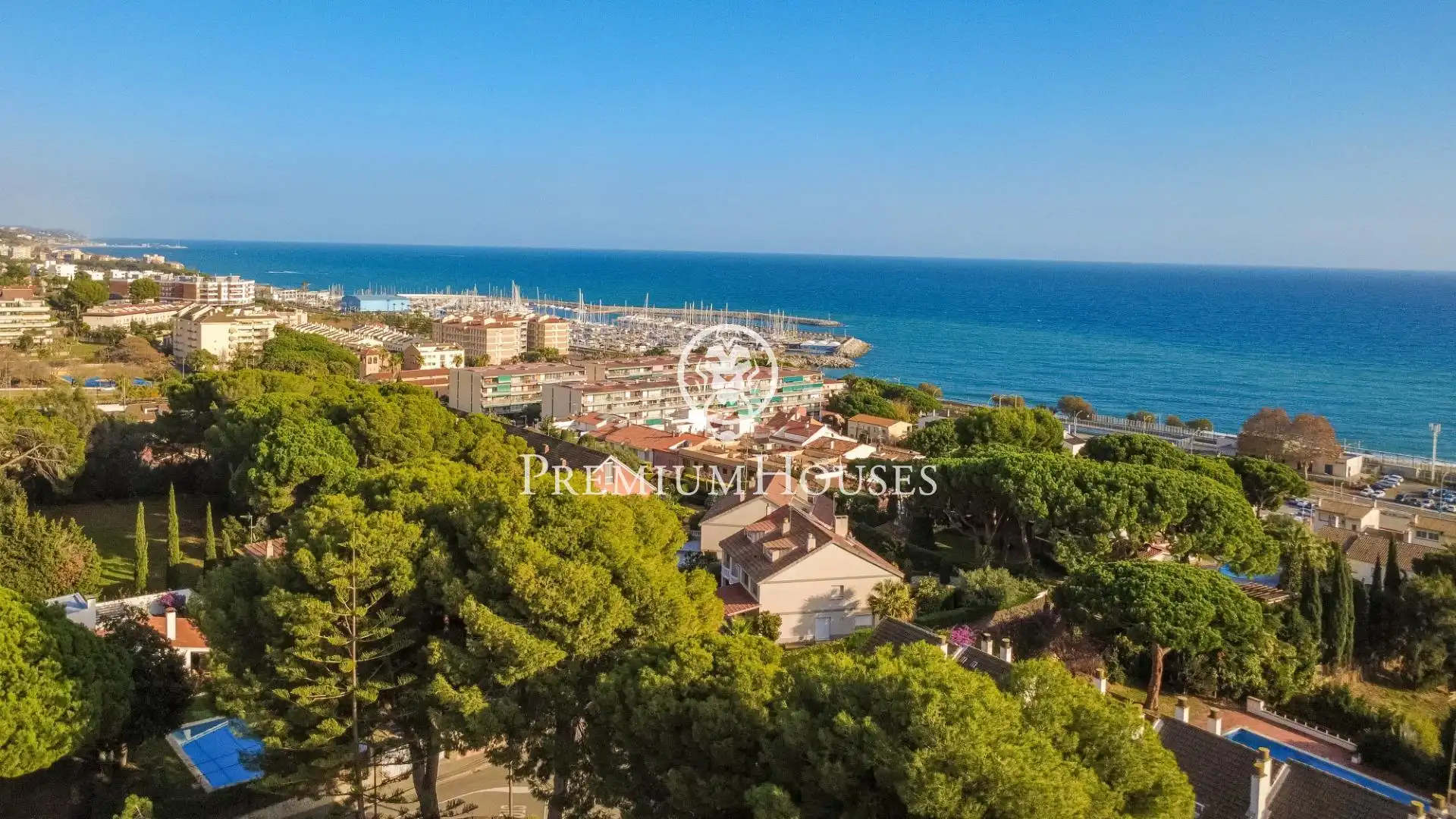 Außenansicht von Haus oder Chalet zum Verkauf in Sant Andreu de Llavaneres mit Heizung, Privatgarten und Terrasse