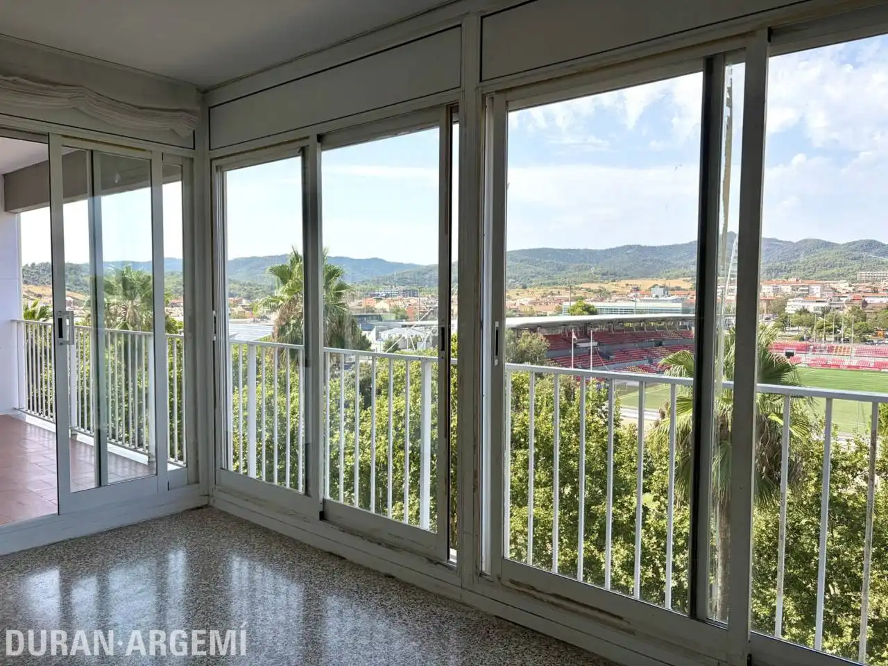 Flat with terrace for sale in Avenida Abat Marcet, imagen 2