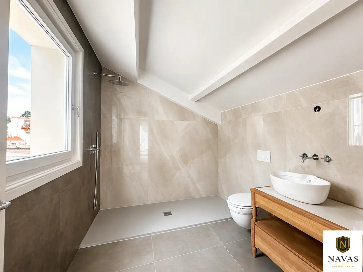 Bathroom of Attic for sale in Vigo   with Air Conditioner, Heating and Parquet flooring