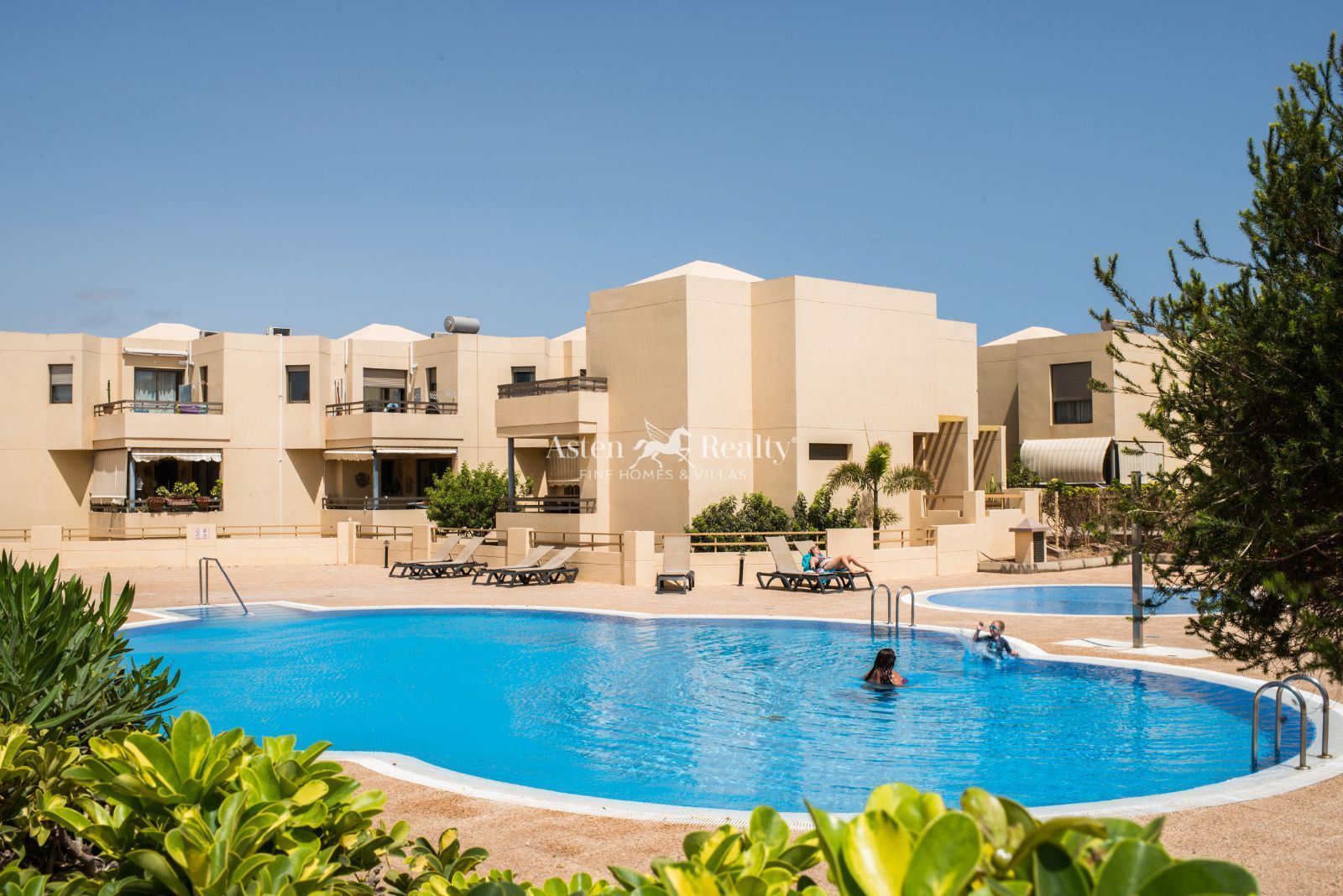 Swimming pool of Single-family semi-detached for sale in Granadilla de Abona  with Air Conditioner, Terrace and Storage room