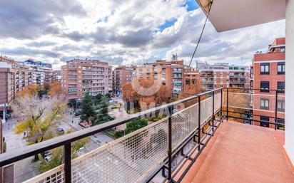 Vista exterior de Pis en venda en  Madrid Capital amb Calefacció, Terrassa i Moblat