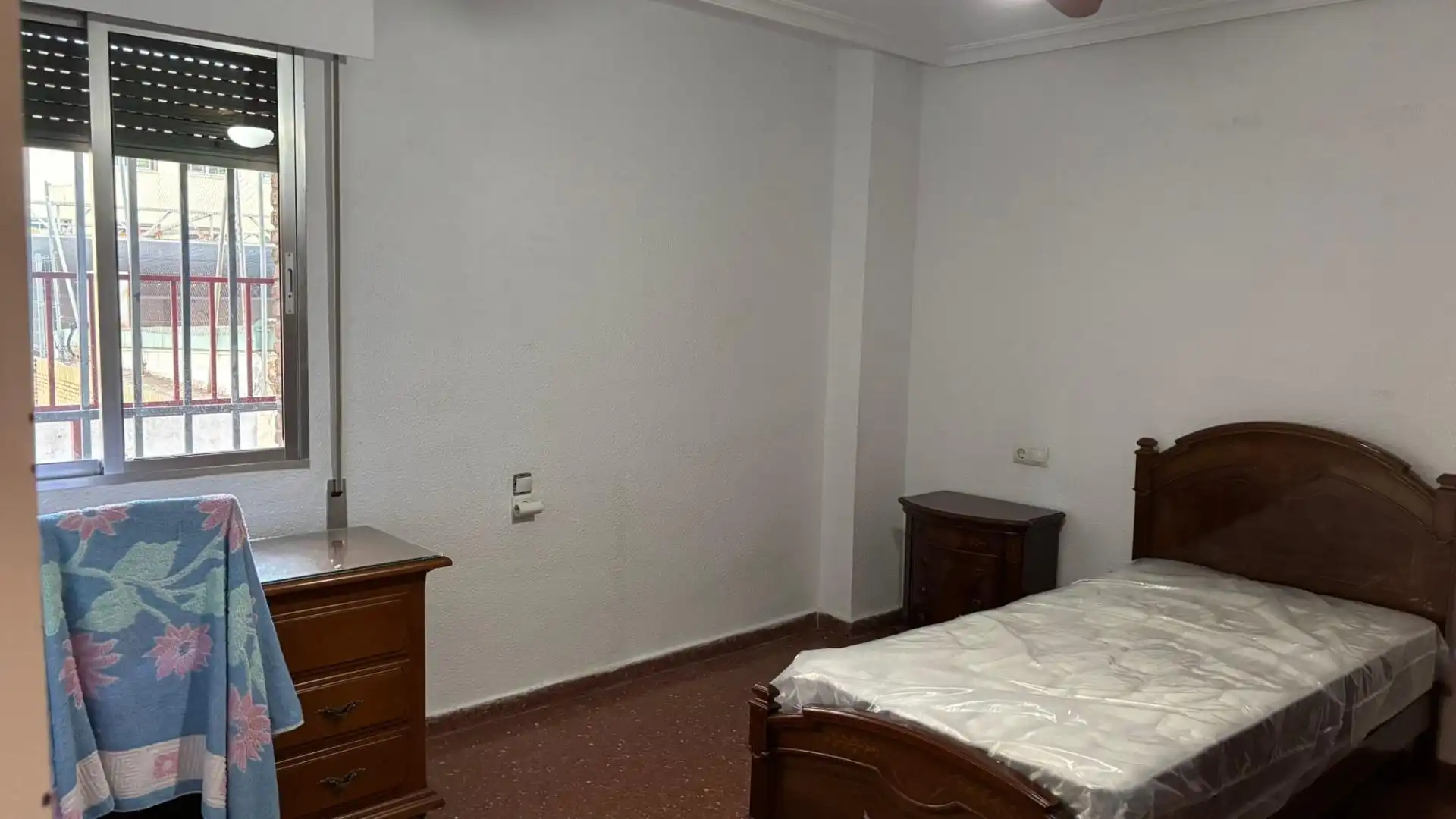 Bedroom of Flat for sale in Sevilla  with Air Conditioner, Private garden and Furnished