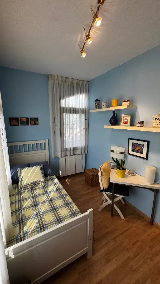 Schlafzimmer von Wohnung zum Verkauf in Roda de Berà mit Klimaanlage, Heizung und Parkett