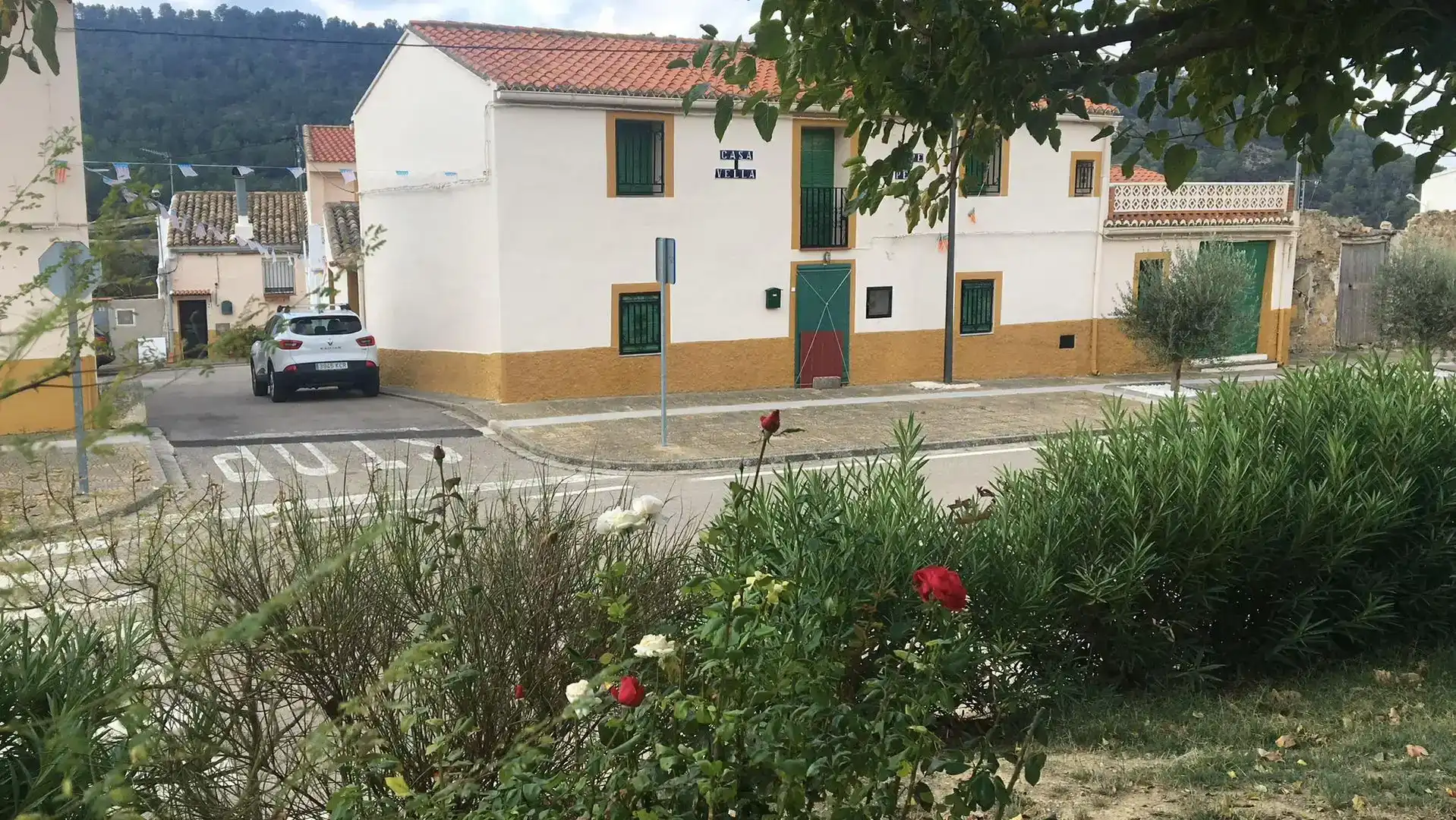 Außenansicht von Country house zum Verkauf in Cortes de Pallás mit Klimaanlage, Schwimmbad und Balkon