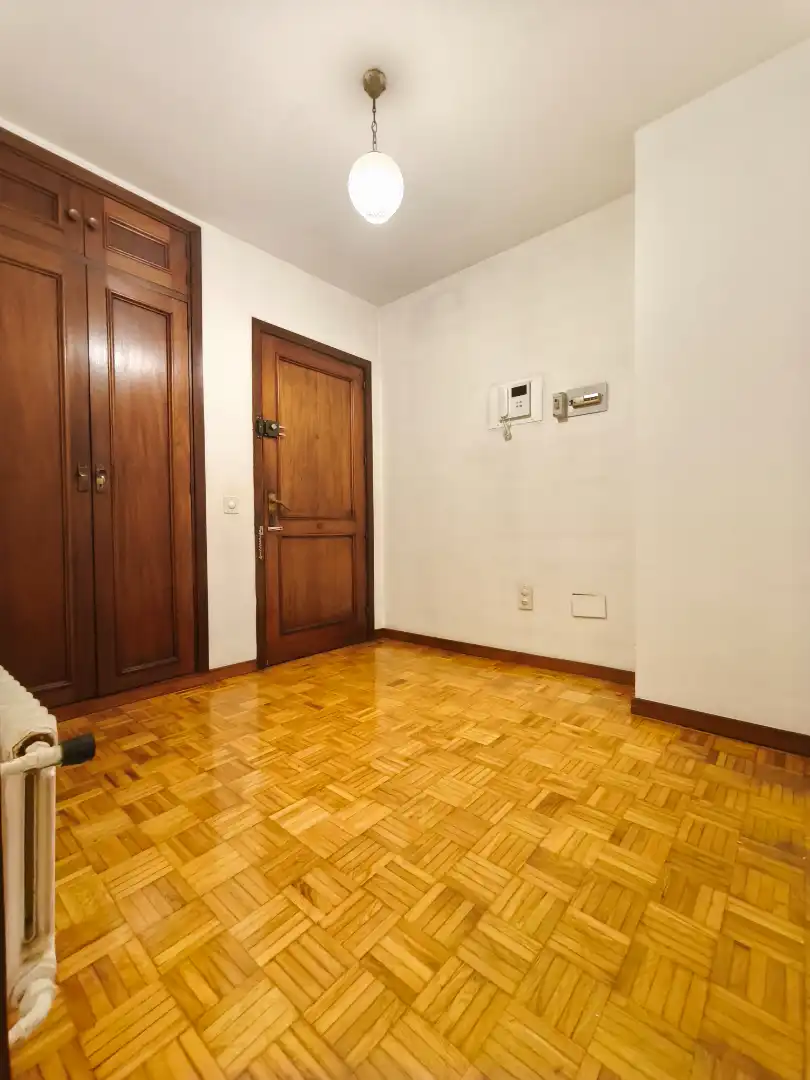 Piso con ascensor en venta en Rúa de Frei Rosendo Salvado, imagen 3