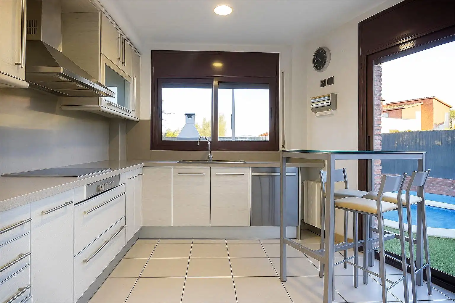 Cocina de Casa adosada en venta en Lliçà de Vall con Aire acondicionado, Calefacción y Jardín privado