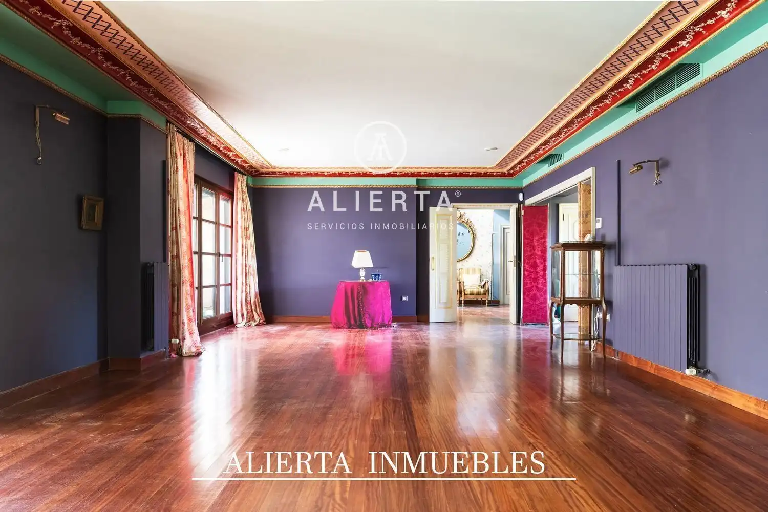 Houses for sale in del Ducado de Neopatria, Casablanca
