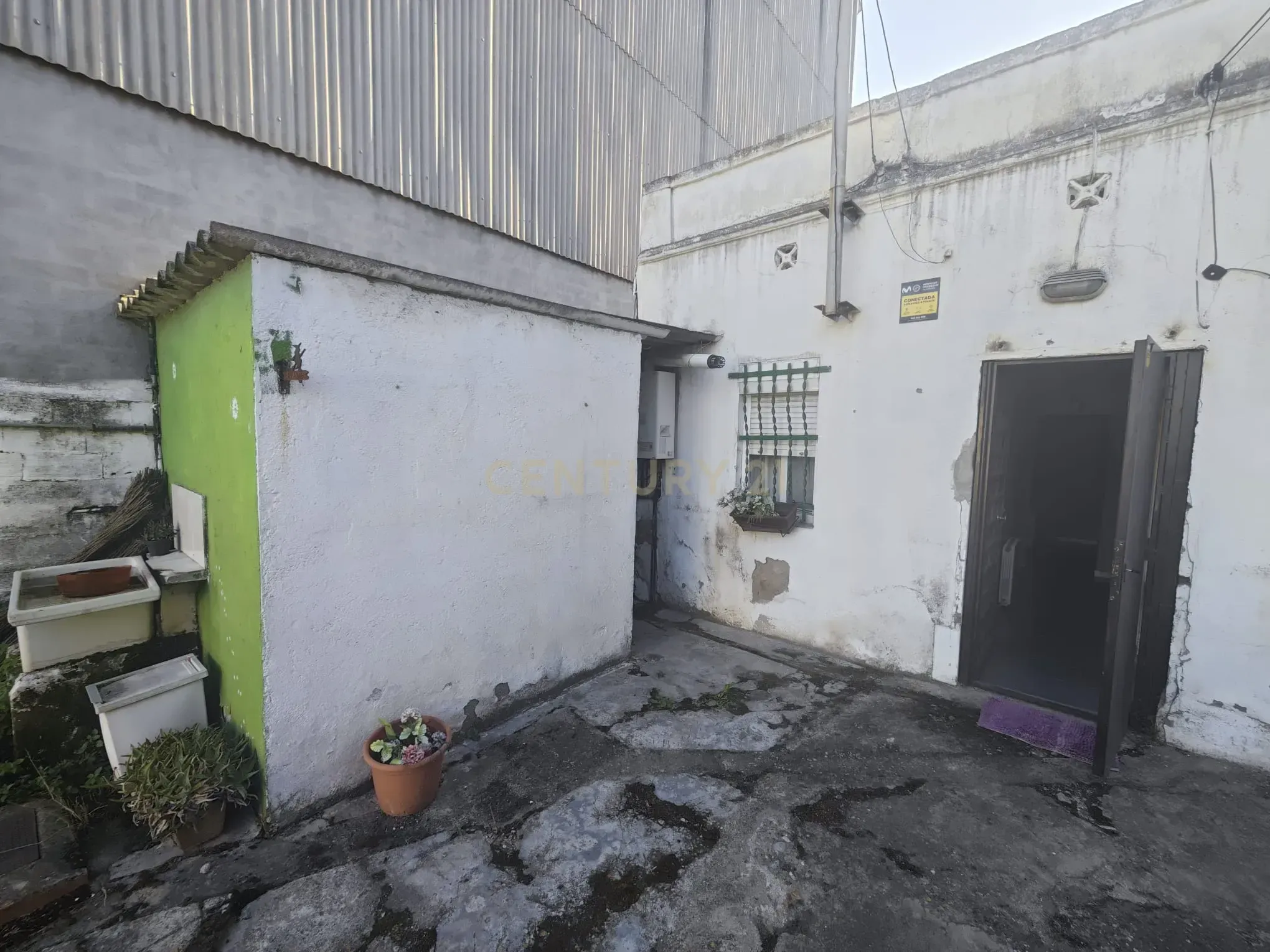 Vista exterior de Casa o xalet en venda en Montcada i Reixac amb Traster