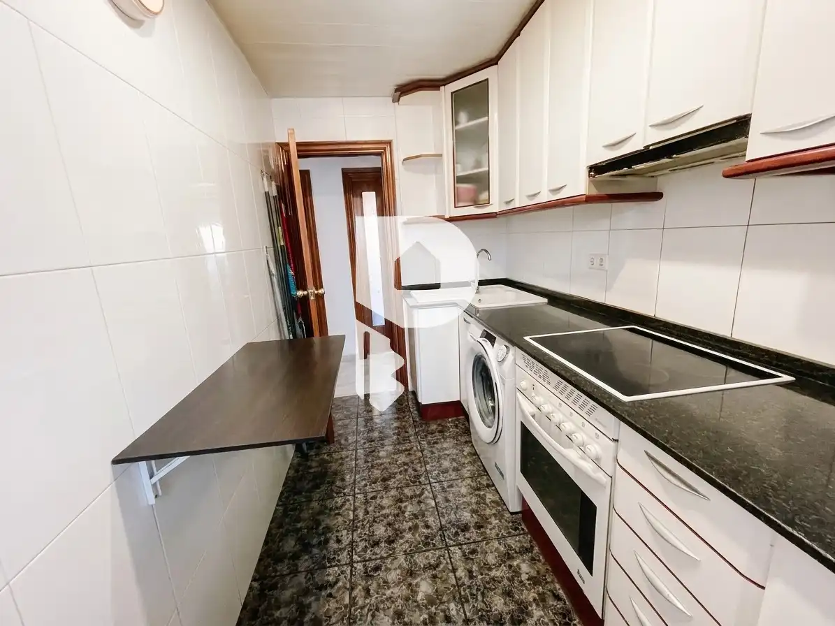 Cuina de Apartament en venda en Sant Vicenç Dels Horts amb Calefacció i Internet